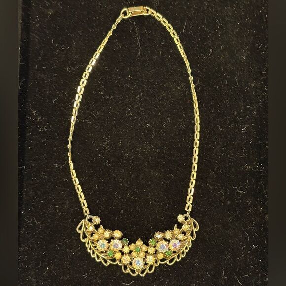 Florenza Jewelry - VTG Florenza Emerald Green Aurora Borealis Gold Tone Floral Necklace